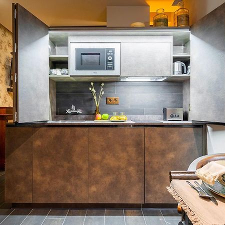 Suite Opium Den By Justine Apartments Apartamento Turistico En Madrid Rio المظهر الخارجي الصورة